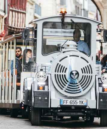 Les CM2 dans le petit train